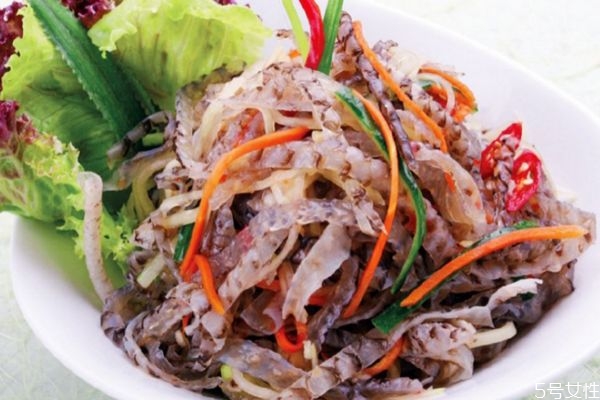 吃魚皮有什么注意的呢 什么人不能吃魚皮呢 吃魚皮有什么注意的呢 什么人不能吃魚皮呢