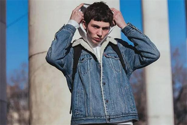 冬天牛仔夾克怎么搭配 男生牛仔夾克搭配圖片 冬天牛仔夾克怎么搭配 男生牛仔夾克搭配圖片