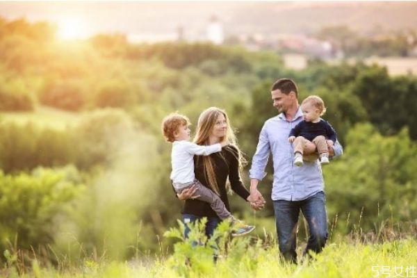 結(jié)婚后家務(wù)活怎么分配 結(jié)婚后家務(wù)活應(yīng)該誰做 結(jié)婚后家務(wù)活怎么分配 結(jié)婚后家務(wù)活應(yīng)該誰做