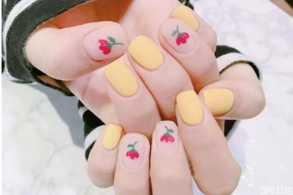 秋冬美甲選什么顏色 美甲選顏色有什么技巧 秋冬美甲選什么顏色 美甲選顏色有什么技巧