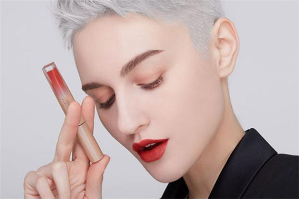 完美日記反重力唇釉多少錢 完美日記反重力唇釉推薦色號 完美日記反重力唇釉多少錢 完美日記反重力唇釉推薦色號