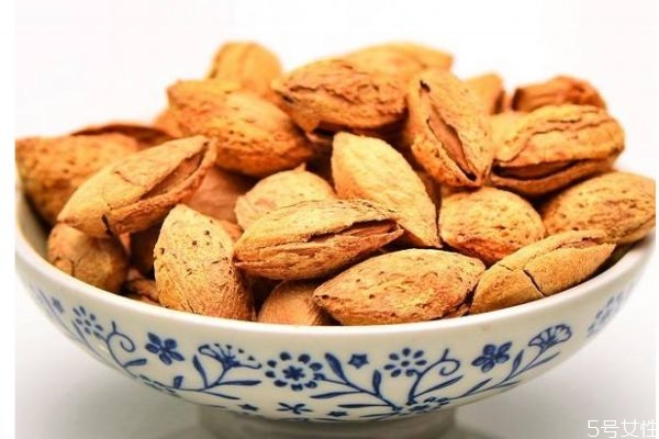 什么是巴旦木呢 巴旦木有什么營養(yǎng)價(jià)值呢 什么是巴旦木呢 巴旦木有什么營養(yǎng)價(jià)值呢