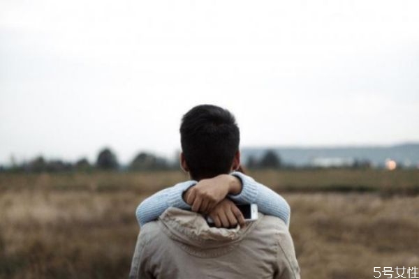 什么樣的男生一看就沒有談過戀愛 沒談過戀愛的男生特點 什么樣的男生一看就沒有談過戀愛 沒談過戀愛的男生特點