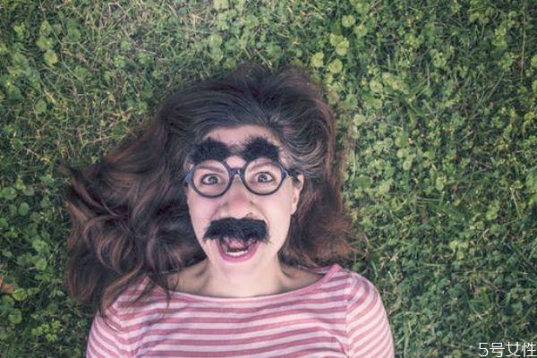 剛開始談戀愛聊什么好 戀愛八大禁忌守則 剛開始談戀愛聊什么好 戀愛八大禁忌守則