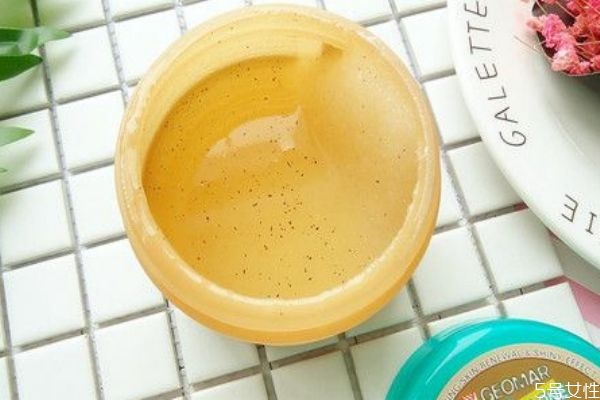 磨砂膏和搓澡巾的效果一樣嗎 磨砂膏和搓澡順序 磨砂膏和搓澡巾的效果一樣嗎 磨砂膏和搓澡順序