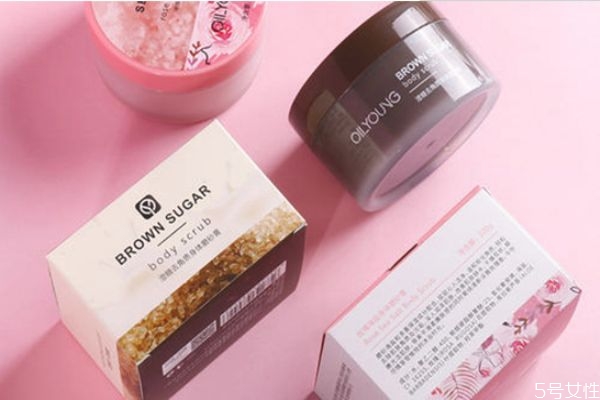 磨砂膏要搓多久 磨砂膏是直接用手搓嗎 磨砂膏要搓多久 磨砂膏是直接用手搓嗎