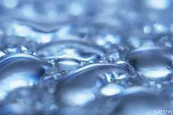 透明質(zhì)酸和透明質(zhì)酸鈉有什么區(qū)別 透明質(zhì)酸鈉的危害 透明質(zhì)酸和透明質(zhì)酸鈉有什么區(qū)別 透明質(zhì)酸鈉的危害