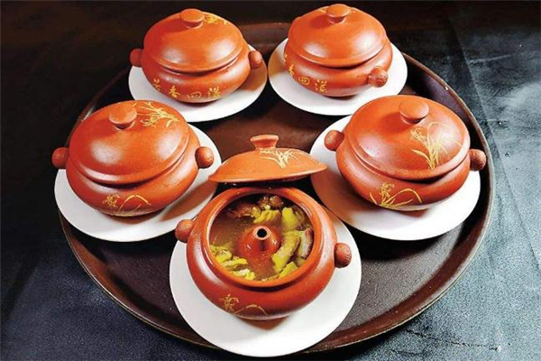 汽鍋雞正宗做法 做汽鍋雞用什么雞 汽鍋雞正宗做法 做汽鍋雞用什么雞