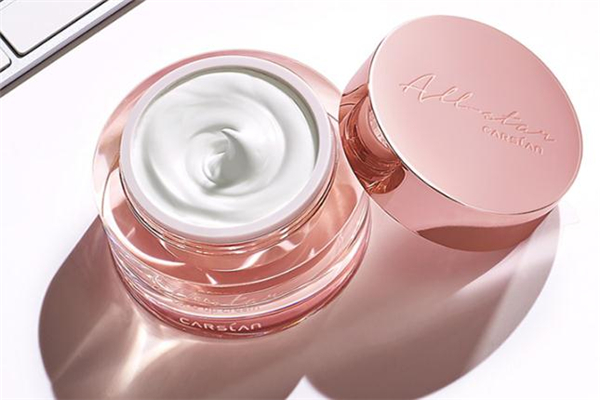 卡姿蘭素顏霜晚上可以用嗎 卡姿蘭素顏霜可以當面霜用嗎 卡姿蘭素顏霜晚上可以用嗎 卡姿蘭素顏霜可以當面霜用嗎