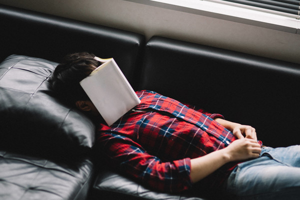 午后睡覺(jué)為什么會(huì)頭暈 午睡要注意什么 午后睡覺(jué)為什么會(huì)頭暈 午睡要注意什么