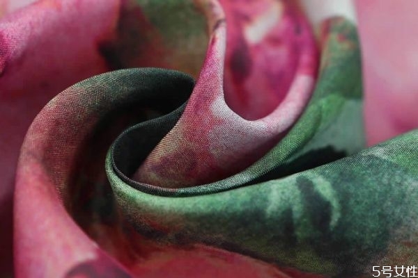 真絲睡衣皺了怎么辦 真絲皺了處理小妙招 真絲睡衣皺了怎么辦 真絲皺了處理小妙招