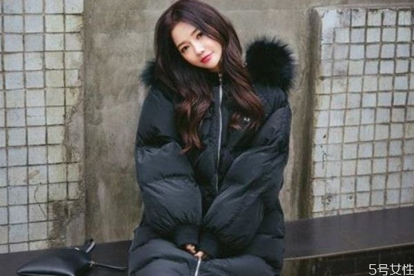 羽絨服充絨量應該多少克最保暖 羽絨服充絨量多少合適