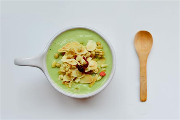 牛油果奶昔可以隔夜嗎 牛油果奶昔可以放多久 牛油果奶昔可以隔夜嗎 牛油果奶昔可以放多久