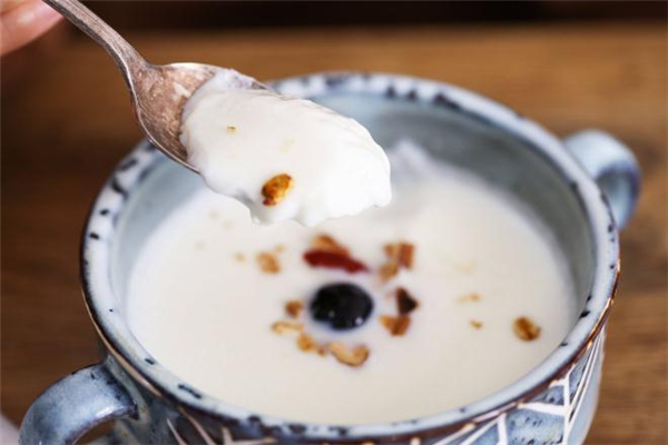 雙皮奶可以用奶粉做嗎 雙皮奶怎么用奶粉做 雙皮奶可以用奶粉做嗎 雙皮奶怎么用奶粉做