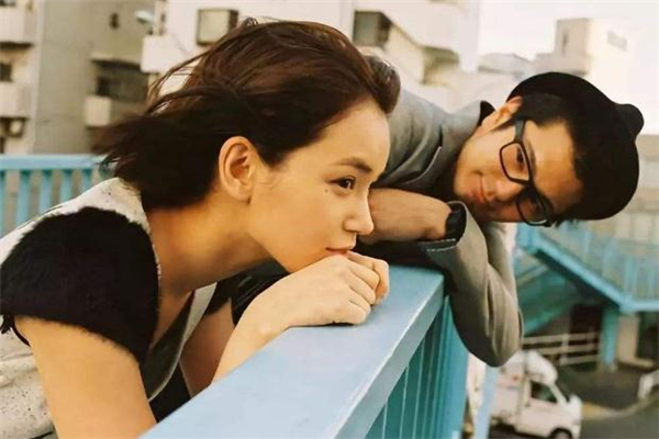 愛(ài)一個(gè)人需要理由嗎 愛(ài)一個(gè)人需要回報(bào)嗎 愛(ài)一個(gè)人需要理由嗎 愛(ài)一個(gè)人需要回報(bào)嗎