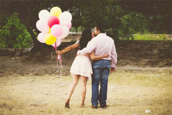 愛(ài)一個(gè)人需要理由嗎 愛(ài)一個(gè)人需要回報(bào)嗎 愛(ài)一個(gè)人需要理由嗎 愛(ài)一個(gè)人需要回報(bào)嗎