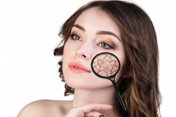 涂化妝品臉上刺痛怎么回事 涂護(hù)膚品臉上刺痛原因 涂化妝品臉上刺痛怎么回事 涂護(hù)膚品臉上刺痛原因