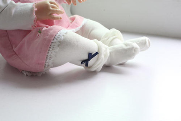 寶寶睡覺可以穿襪子嗎 怎么給寶寶挑選襪子 寶寶睡覺可以穿襪子嗎 怎么給寶寶挑選襪子