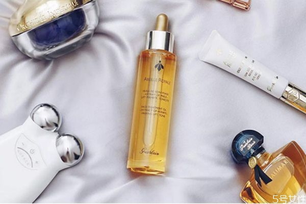 嬌蘭復原蜜是精華嗎 嬌蘭復原蜜和雙萃精華哪個好 嬌蘭復原蜜是精華嗎 嬌蘭復原蜜和雙萃精華哪個好