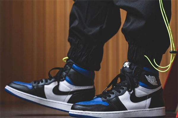 aj1黑藍(lán)腳趾什么時候發(fā)售 aj1黑藍(lán)腳趾多少錢 aj1黑藍(lán)腳趾什么時候發(fā)售 aj1黑藍(lán)腳趾多少錢