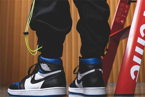 aj1黑藍(lán)腳趾什么時候發(fā)售 aj1黑藍(lán)腳趾多少錢 aj1黑藍(lán)腳趾什么時候發(fā)售 aj1黑藍(lán)腳趾多少錢