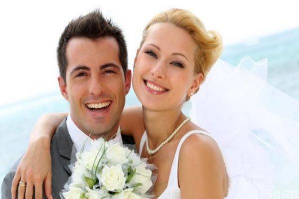 男女分手后的不同表現(xiàn) 分手后男女生的差別 男女分手后的不同表現(xiàn) 分手后男女生的差別