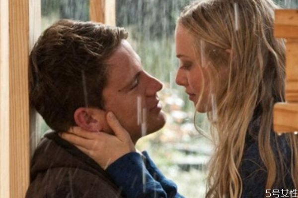 女生追男生成功幾率有多大 女追男男生會反感嗎 女生追男生成功幾率有多大 女追男男生會反感嗎