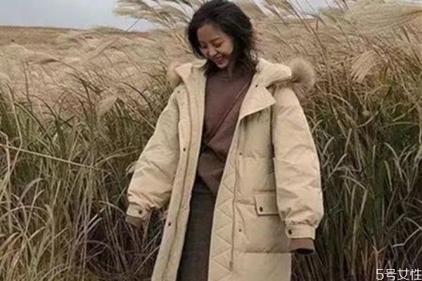 羽絨服和派克服哪個暖和 羽絨服和皮草哪個保暖 羽絨服和派克服哪個暖和 羽絨服和皮草哪個保暖