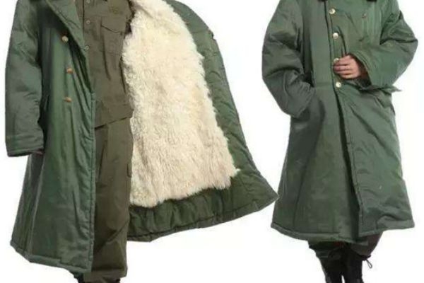 軍大衣為何都是雙排扣 ?軍大衣的挑選技巧 軍大衣為何都是雙排扣 ?軍大衣的挑選技巧