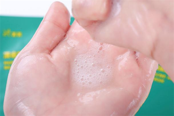 綠芙芙面膜怎么樣 綠芙芙用完需要洗臉嗎 綠芙芙面膜怎么樣 綠芙芙用完需要洗臉嗎