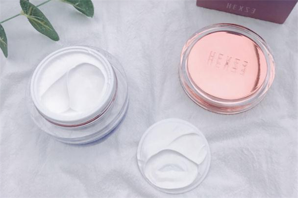 韓熙貞素顏霜和透蜜素顏霜哪個(gè)好-需要定妝嗎