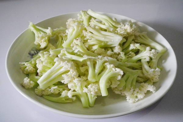 花菜變色了還能吃嗎 花菜怎么洗干凈 花菜變色了還能吃嗎 花菜怎么洗干凈