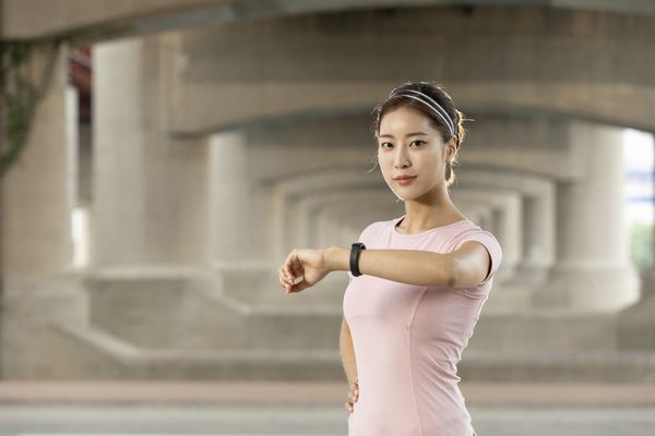 運(yùn)動(dòng)后熱敷可以放松嗎 運(yùn)動(dòng)后怎么按摩肌肉放松 運(yùn)動(dòng)后熱敷可以放松嗎 運(yùn)動(dòng)后怎么按摩肌肉放松