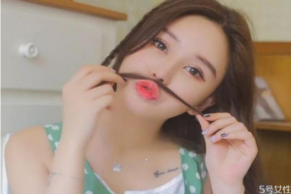 怎么追悶騷的女生 如何追悶騷女 怎么追悶騷的女生 如何追悶騷女