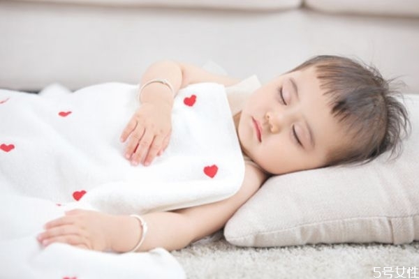 冬天寶寶睡覺(jué)穿什么 冬天寶寶睡覺(jué)穿衣指南 冬天寶寶睡覺(jué)穿什么 冬天寶寶睡覺(jué)穿衣指南