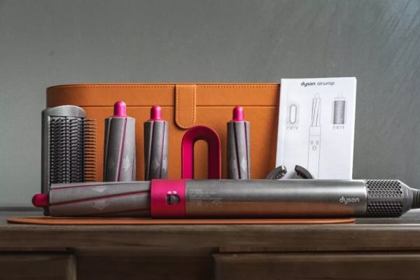 卷發(fā)棒對(duì)頭發(fā)的傷害有哪些 使用卷發(fā)棒的禁忌 卷發(fā)棒對(duì)頭發(fā)的傷害有哪些 使用卷發(fā)棒的禁忌