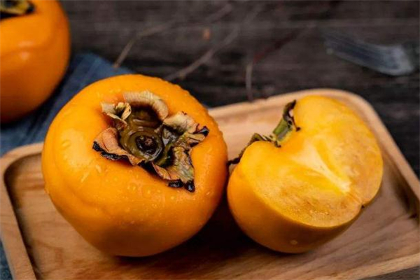 吃脆柿子可以減肥嗎 脆柿子是減肥還是增肥的 吃脆柿子可以減肥嗎 脆柿子是減肥還是增肥的