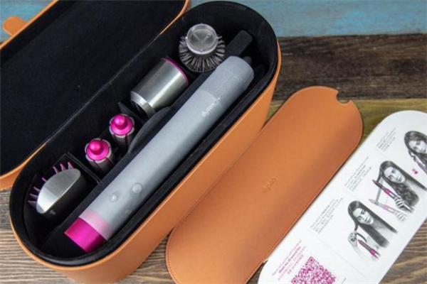 戴森卷發(fā)棒和普通卷發(fā)棒有什么區(qū)別 戴森卷發(fā)棒測評 戴森卷發(fā)棒和普通卷發(fā)棒有什么區(qū)別 戴森卷發(fā)棒測評