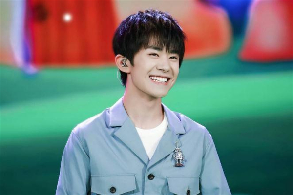 鋼夾燙和錫紙燙哪個好看 鋼夾燙和錫紙燙哪個貴 鋼夾燙和錫紙燙哪個好看 鋼夾燙和錫紙燙哪個貴