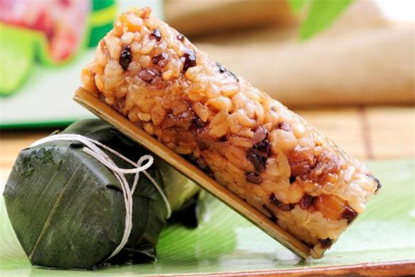 竹筒粽子是蒸還是水煮 竹筒粽子煮多長時(shí)間 竹筒粽子是蒸還是水煮 竹筒粽子煮多長時(shí)間