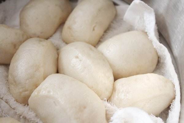 饅頭用熱水蒸還是冷水蒸 饅頭怎么蒸不破 饅頭用熱水蒸還是冷水蒸 饅頭怎么蒸不破