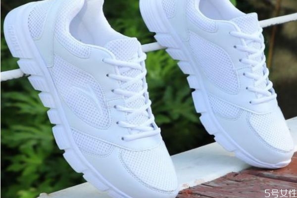 白色的網(wǎng)面鞋黃了怎么辦 清洗白色網(wǎng)面鞋的小妙招 白色的網(wǎng)面鞋黃了怎么辦 清洗白色網(wǎng)面鞋的小妙招