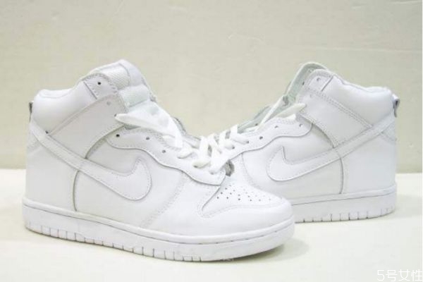 高幫鞋鞋帶系法不露頭 高幫鞋配什么長度襪子 高幫鞋鞋帶系法不露頭 高幫鞋配什么長度襪子