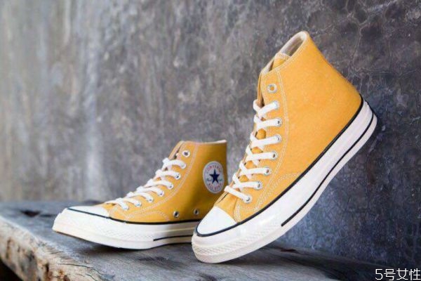 帆布鞋有霉點(diǎn)怎么去除 帆布鞋內(nèi)部怎么洗 帆布鞋有霉點(diǎn)怎么去除 帆布鞋內(nèi)部怎么洗