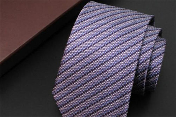 蠶絲領(lǐng)帶清洗的注意事項(xiàng) 領(lǐng)帶變形了怎么辦 蠶絲領(lǐng)帶清洗的注意事項(xiàng) 領(lǐng)帶變形了怎么辦