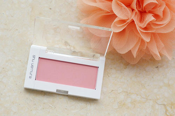 腮紅液的怎么用好 皮膚偏黃用什么顏色腮紅 腮紅液的怎么用好 皮膚偏黃用什么顏色腮紅