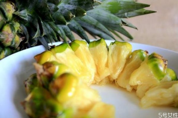 手撕菠蘿怎么吃呢 什么是手撕菠蘿呢 手撕菠蘿怎么吃呢 什么是手撕菠蘿呢