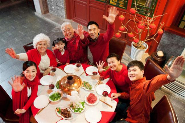 婚后一定要回男方家過(guò)年嗎 婚后過(guò)年應(yīng)該回誰(shuí)家 婚后一定要回男方家過(guò)年嗎 婚后過(guò)年應(yīng)該回誰(shuí)家