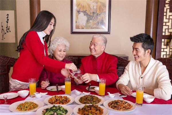 夫妻過年各回各家好嗎 夫妻過年可以分開過嗎 夫妻過年各回各家好嗎 夫妻過年可以分開過嗎