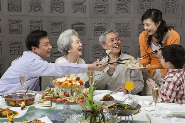 夫妻過年各回各家好嗎 夫妻過年可以分開過嗎 夫妻過年各回各家好嗎 夫妻過年可以分開過嗎